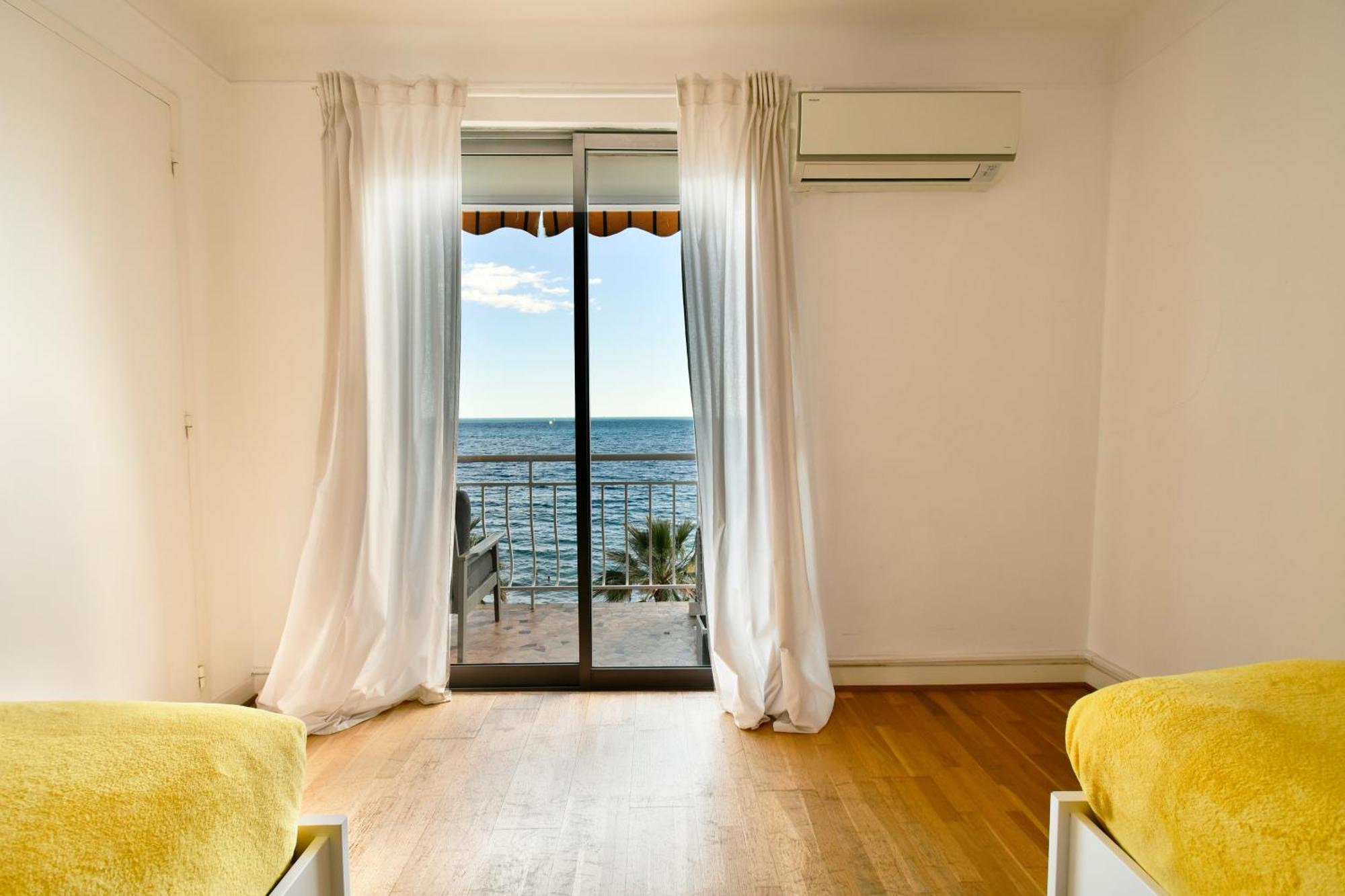 Plage Du Midi- Vue Sur Mer Standing Presta Cannes Exterior photo