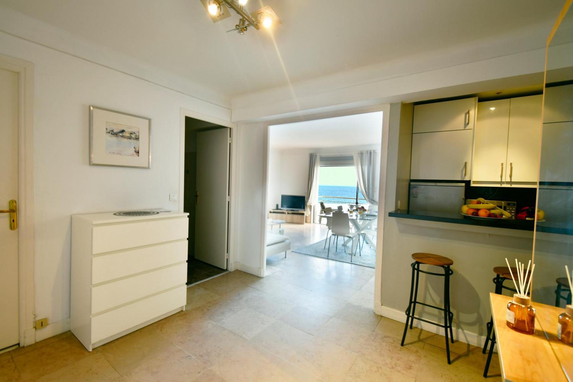 Plage Du Midi- Vue Sur Mer Standing Presta Cannes Exterior photo